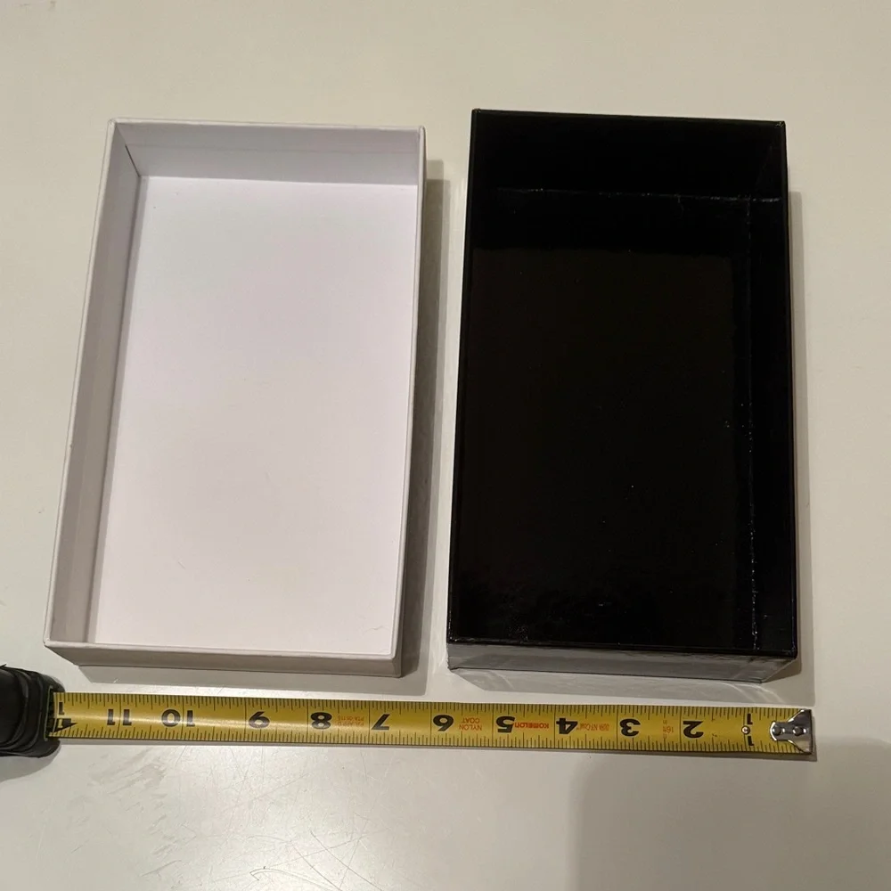 Marc Jacobs White Rectangular Box - Picture 4 of 8